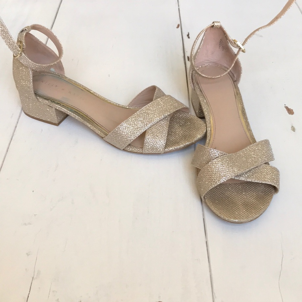 Women’s size 9 gold sandal